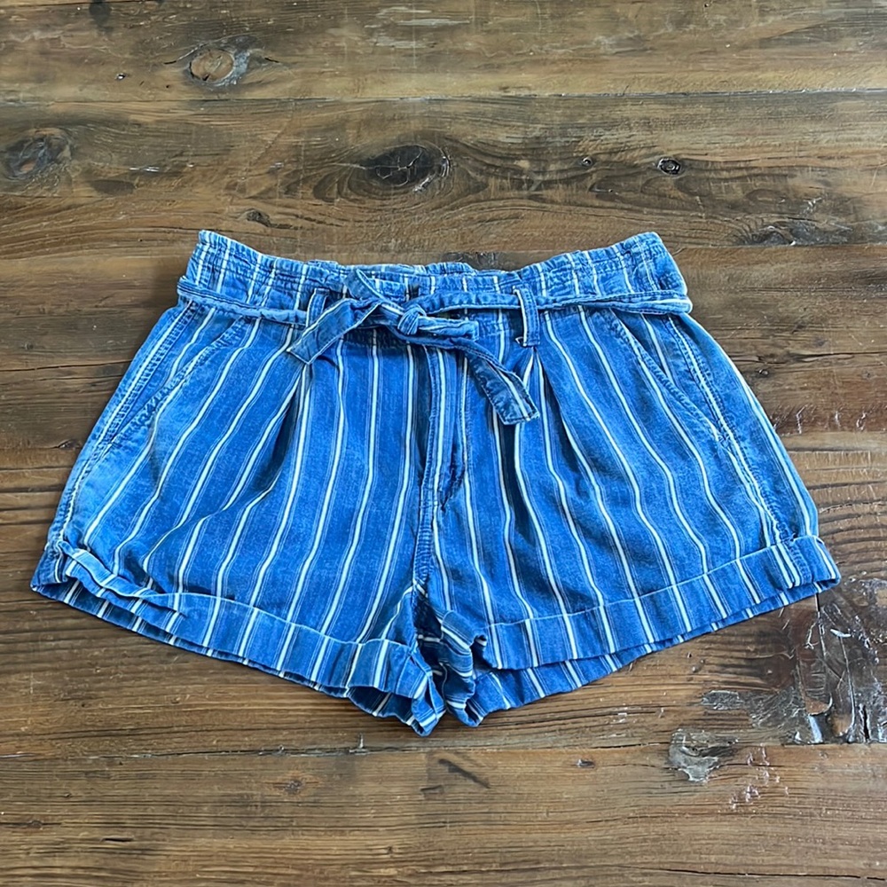 American Eagle Highwaisted Jean Shorts